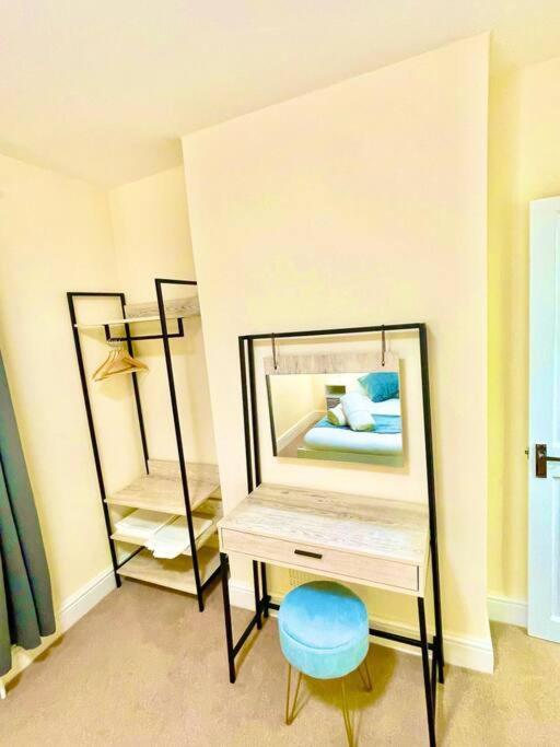Апартаменты Charter House With Good Wifi Чатам Экстерьер фото